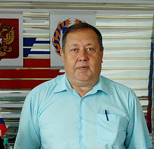 парадовский ушел в отставку