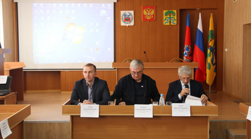 zamestitel-predsedatelya-pravitelstva-altajskogo-kraya-aleksandr-lukyanov-provel-zasedanie-opershtaba-po-podgotovke-k-posevnoj_67d100eaa639d-800x445